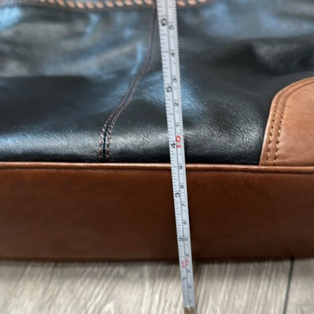 ili New York Leather Bag 💼
